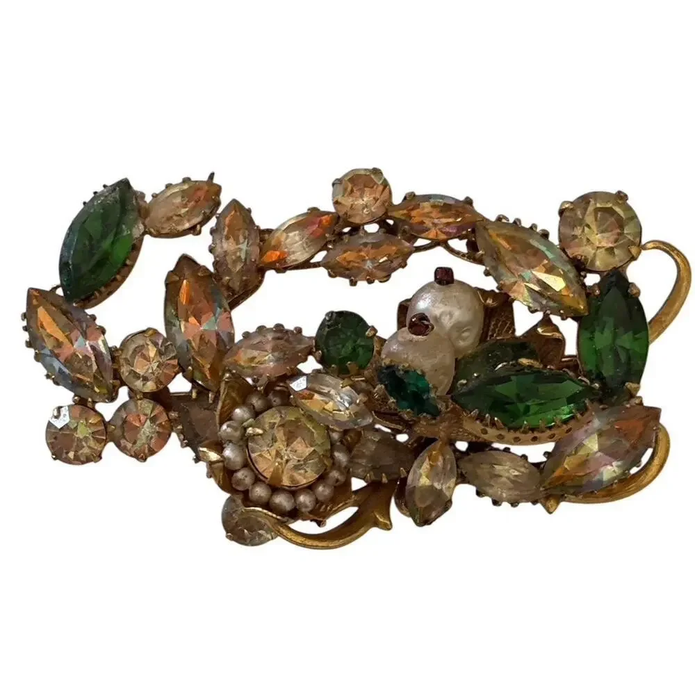 1940’s Unsigned MIRIAM HASKELL Like Designed Brooch Faux Pearl Green Glass Beads